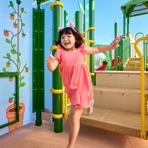 7.5 Grandpa Pig's Greenhouse Peppa Pig Theme Park