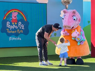 Peppa Meet & Greet with young boy