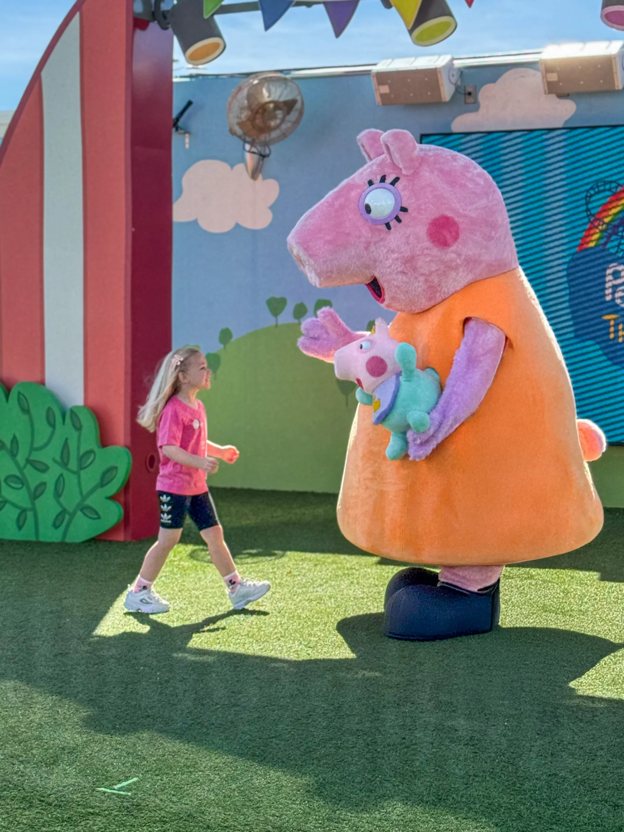 Peppa Meet & Greet with kid